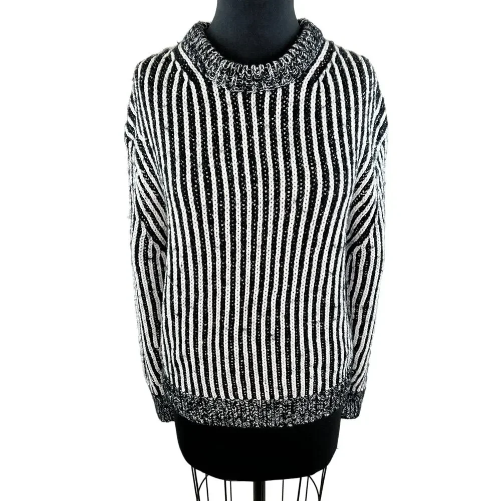 Elizabeth and James Black White Acrylic Knit Striped Pullover Sweater Medium M